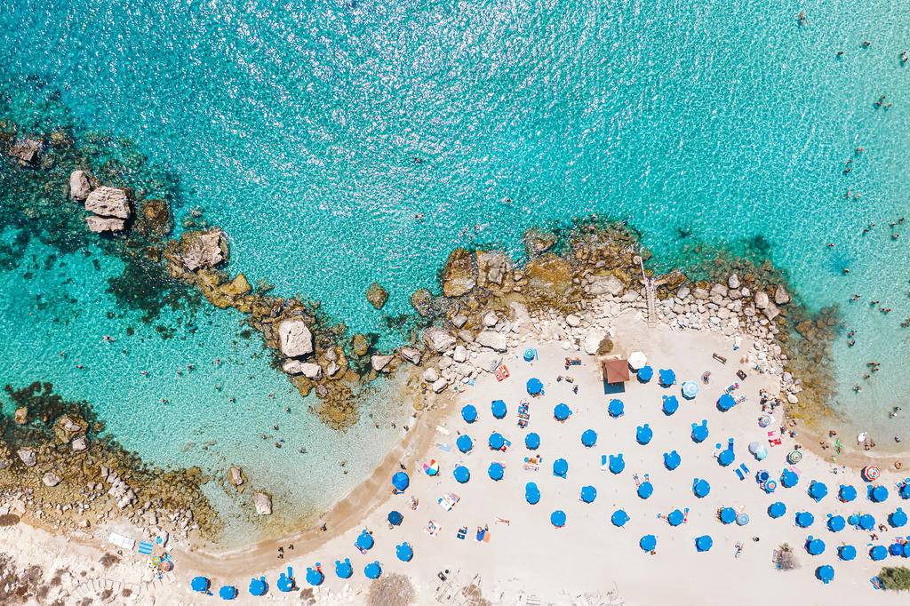 Culture et détente sur le littoral chypriote -Image
