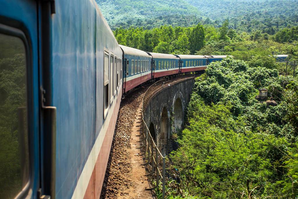 Le Vietnam en train du nord au sud-Image
