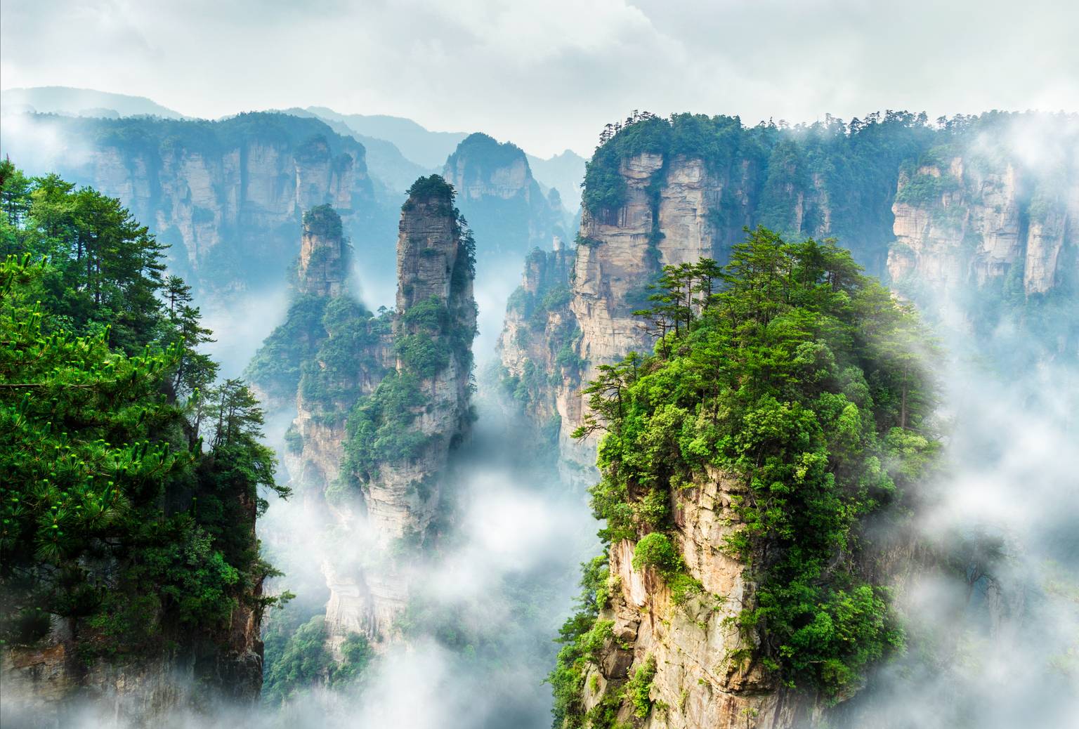 Chine classique et pics flottants de Zhangjiajie-Image