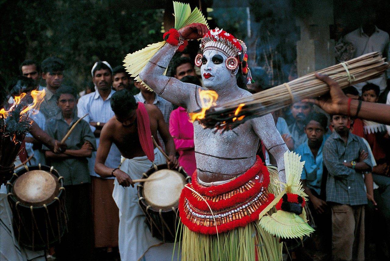 Les dieux vivants du theyyam